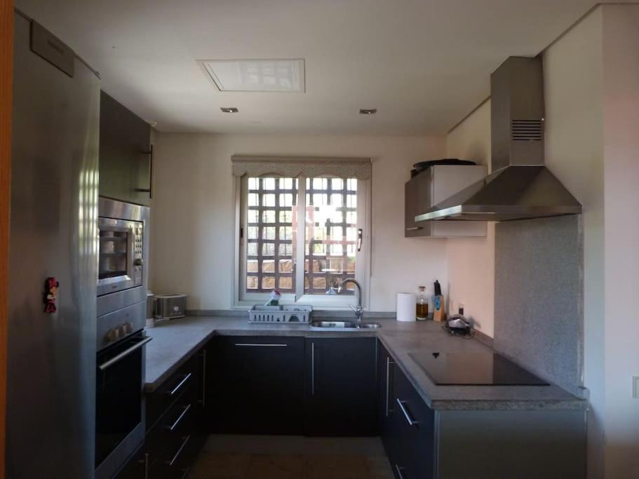 Luxurious Townhouse With Sea Views Vila Manilva Exterior foto